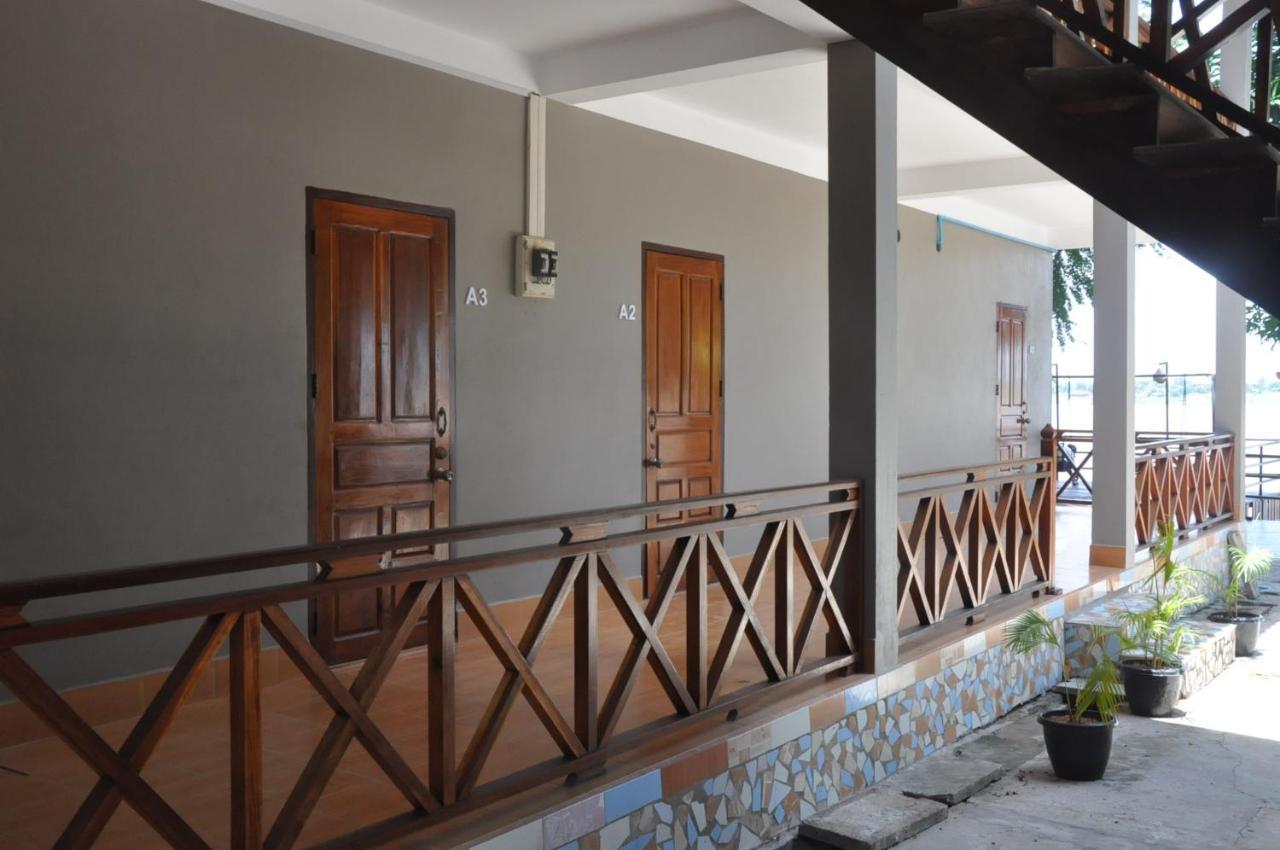 Pilgrim'S Kitchen & Inn Savannakhet Buitenkant foto