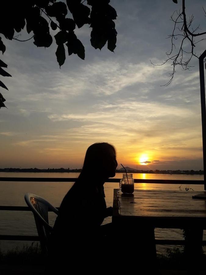 Pilgrim'S Kitchen & Inn Savannakhet Buitenkant foto