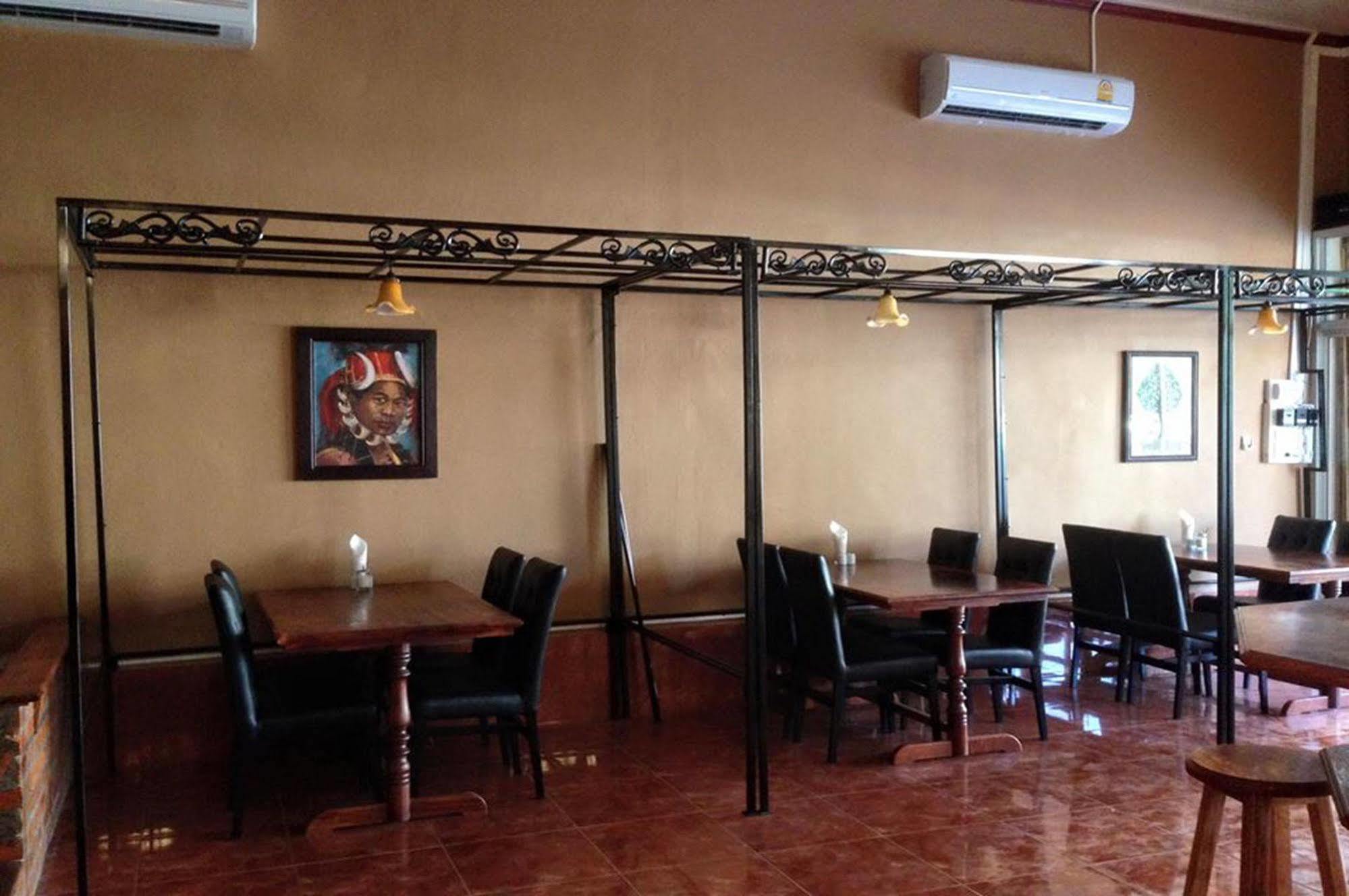 Pilgrim'S Kitchen & Inn Savannakhet Buitenkant foto