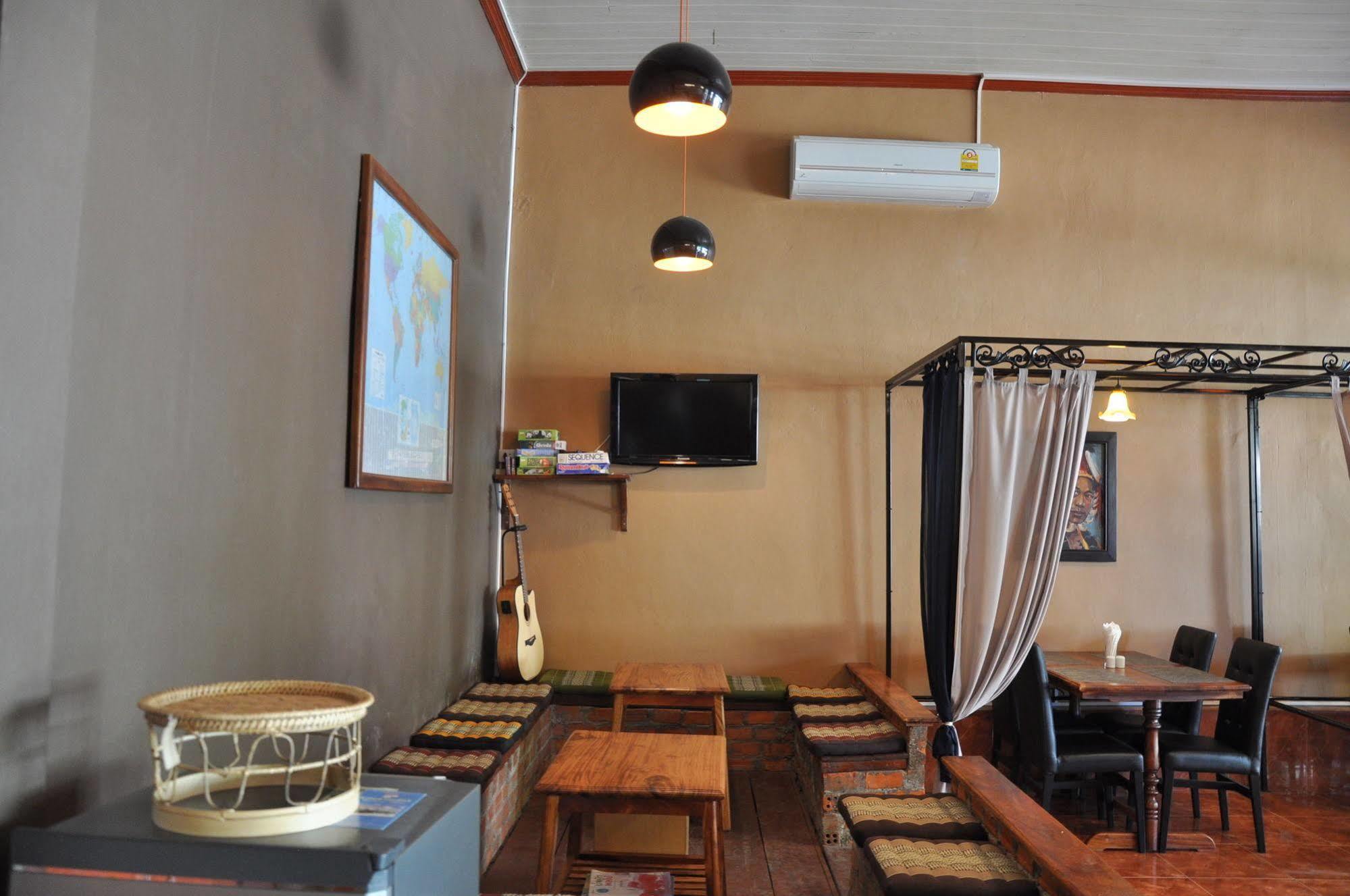 Pilgrim'S Kitchen & Inn Savannakhet Buitenkant foto